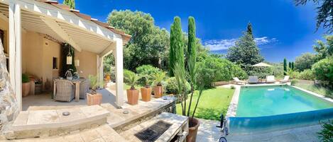 Piscine extérieure, piscine chauffée