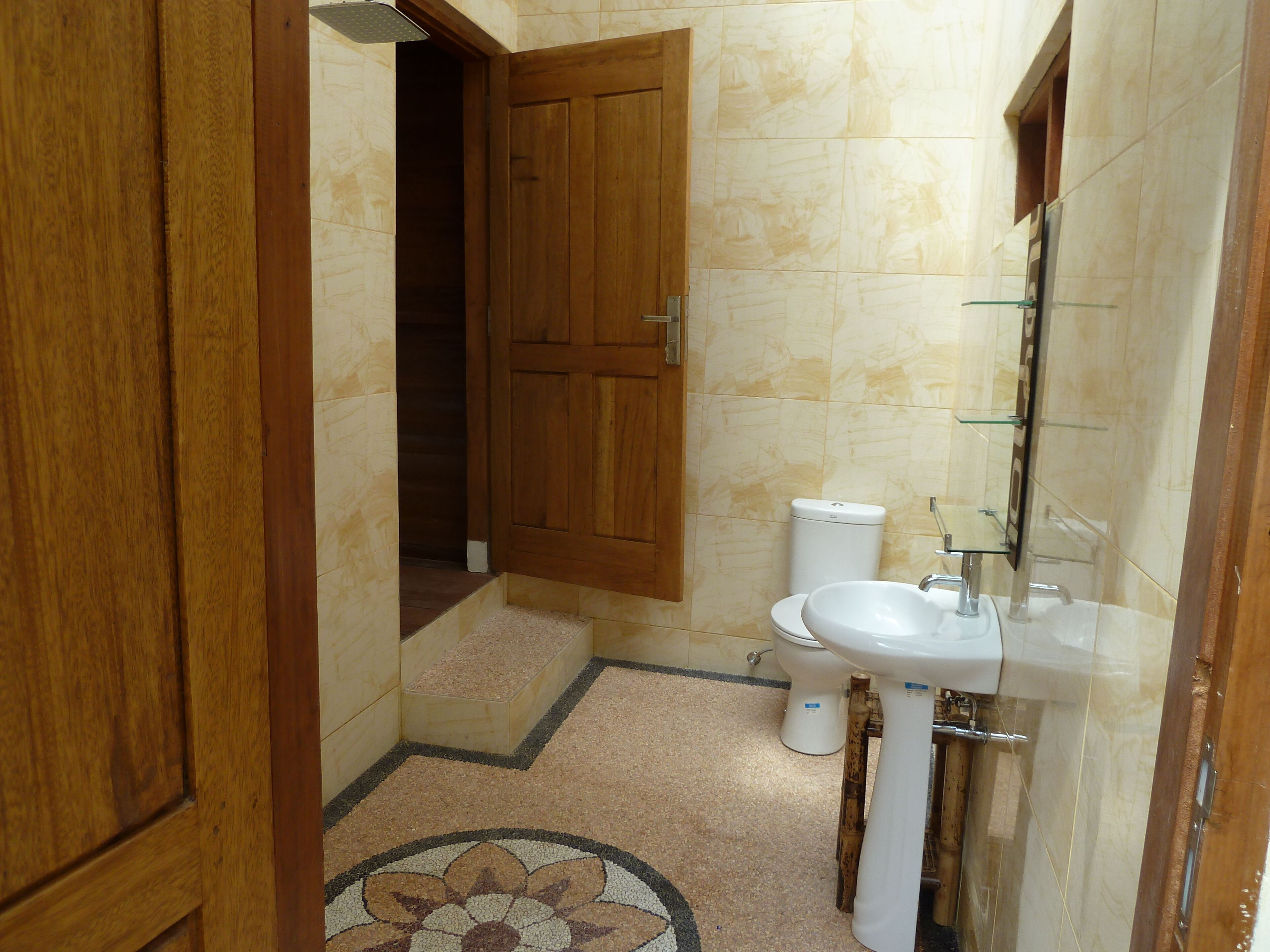 Magic Valley Villa / Guest House