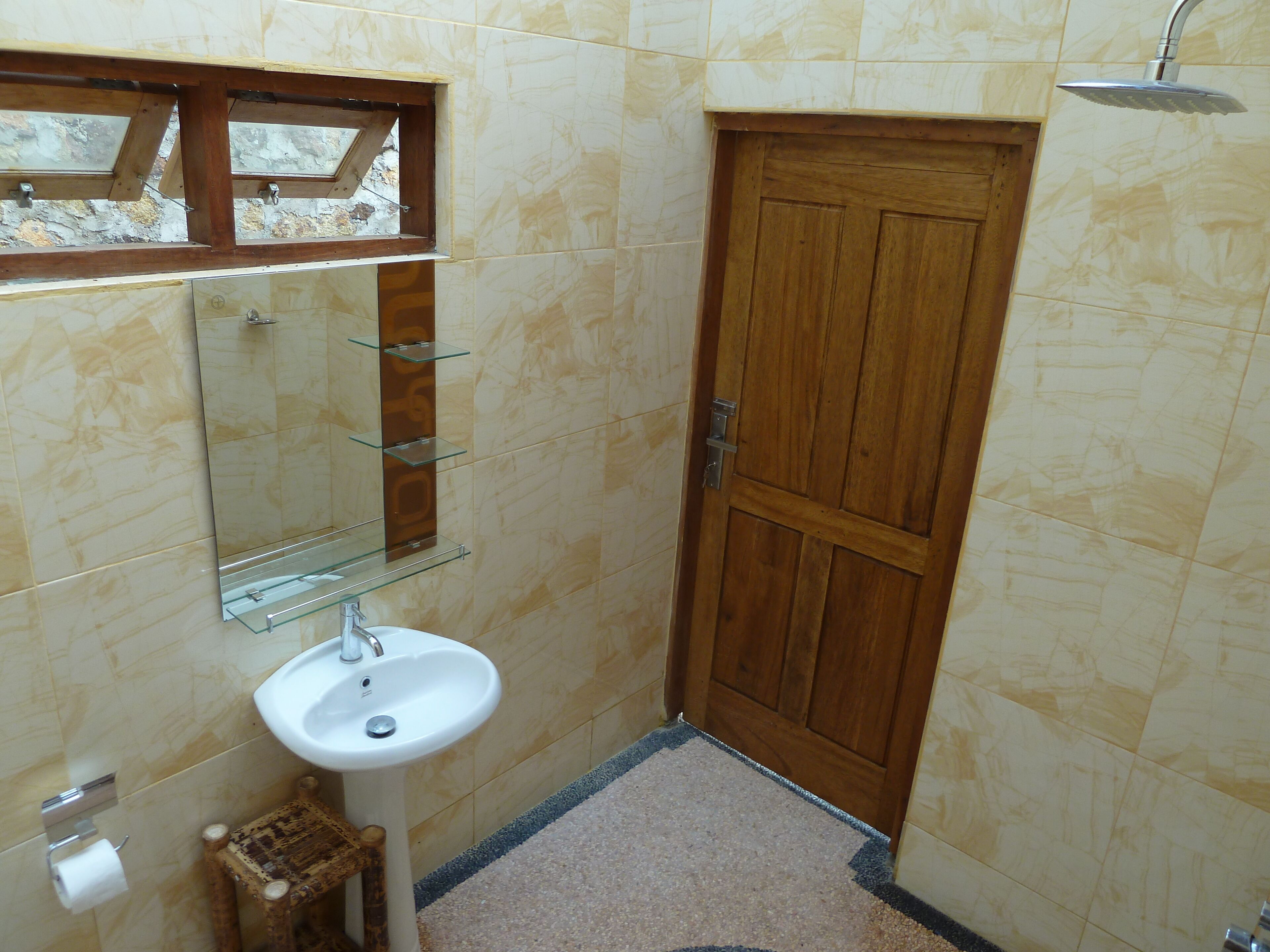 Magic Valley Villa / Guest House