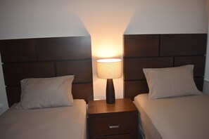 2 chambres, fer et planche à repasser, accès au Wi-Fi (inclus)