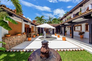 Outdoor dining - Beach front House, Stunning Views luxuryvillasmx (Conchas Chinas)