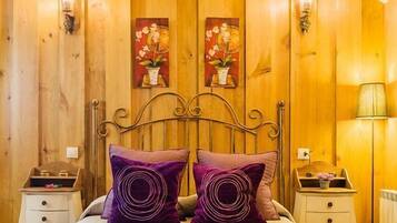 1 dormitorio, tabla de planchar con plancha, wifi y ropa de cama