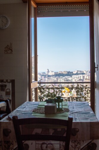 Panoramic flat with free Parking and WIFI - 15 minutes from the centre