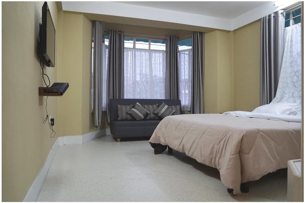 Risa Maria Service Apartment with Kitchen