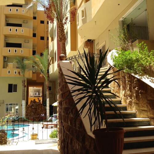 Diamond Arabia. Vue sur la piscine. Lieu de vacances parfait pour vous et votre famille