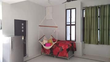 1 bedroom, internet, bed sheets