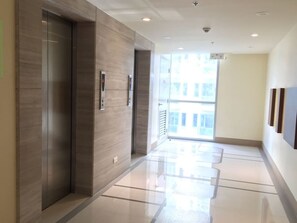 Interior - Best Location! Studio Condo near Manila Airport 5 minutes away (Newport City)