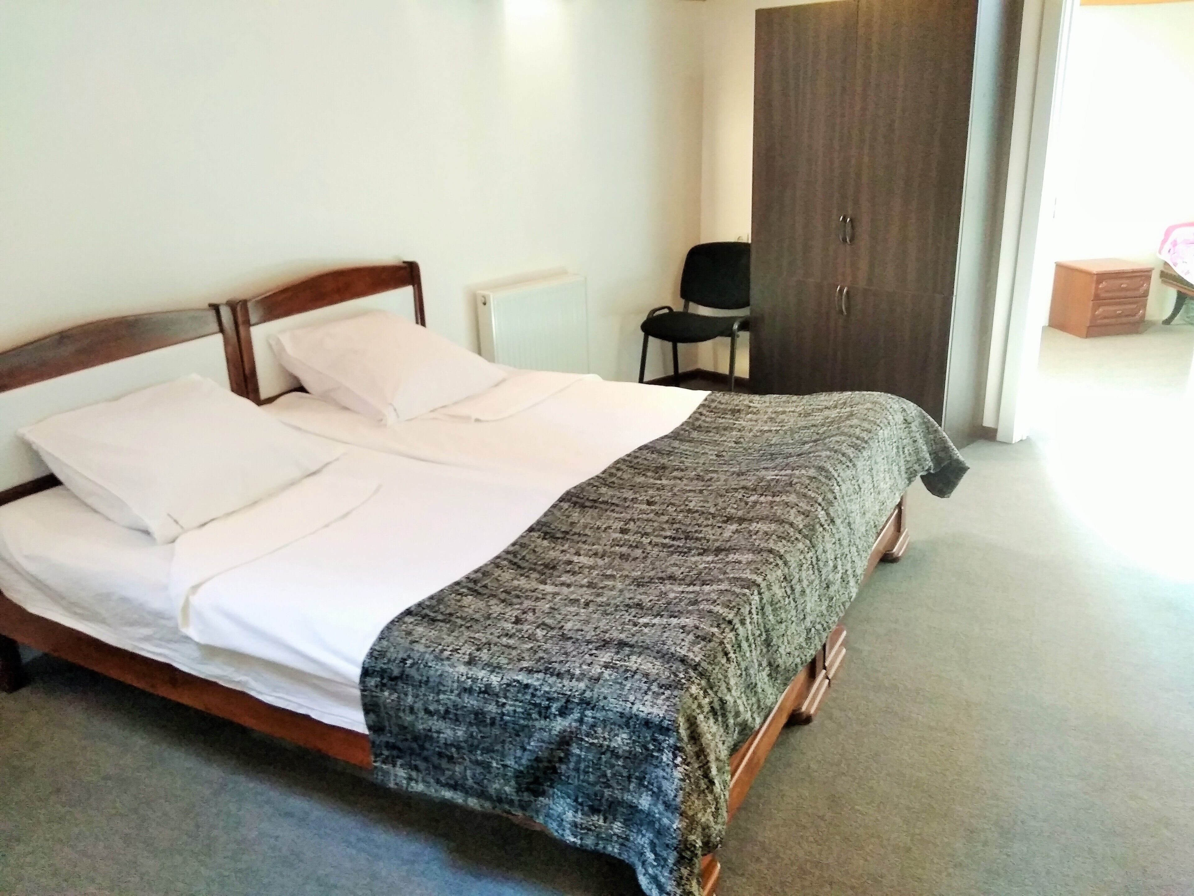2 chambres, fer et planche à repasser, Wi-Fi gratuit, draps fournis