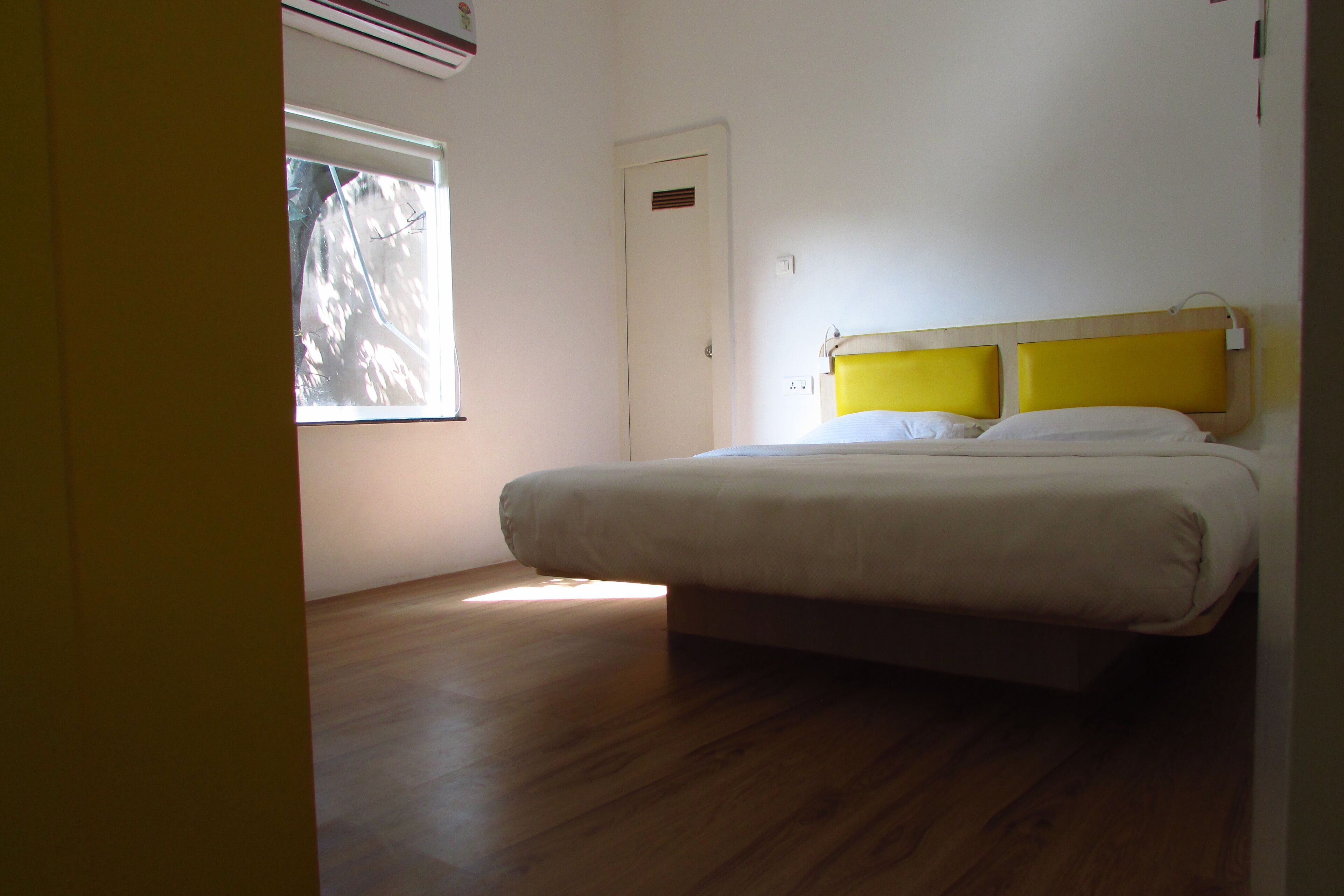 Contemporary designed, ultra comfortable Beds & Rooms at the center of Bhopal