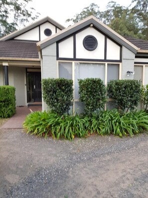 Exterior detail - Secluded Country Home (Kangaroo Valley)