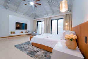 6 bedrooms, in-room safe, desk, iron/ironing board