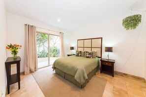 3 عدّة غرف نوم ومكواة/لوح كي وواي فاي وملاءات أسرّة