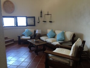 Interior - A Sicilian Heart, A Seafront Escape: Etna Retreat (BrucolI)