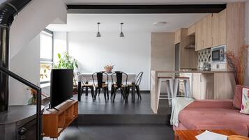 Smart TV, fireplace, printers