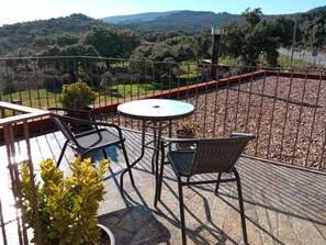 Outdoor dining - San Pedro Rural Apartments (3 pax) in Valencia de Alcántara  (Valencia de Alcántara)