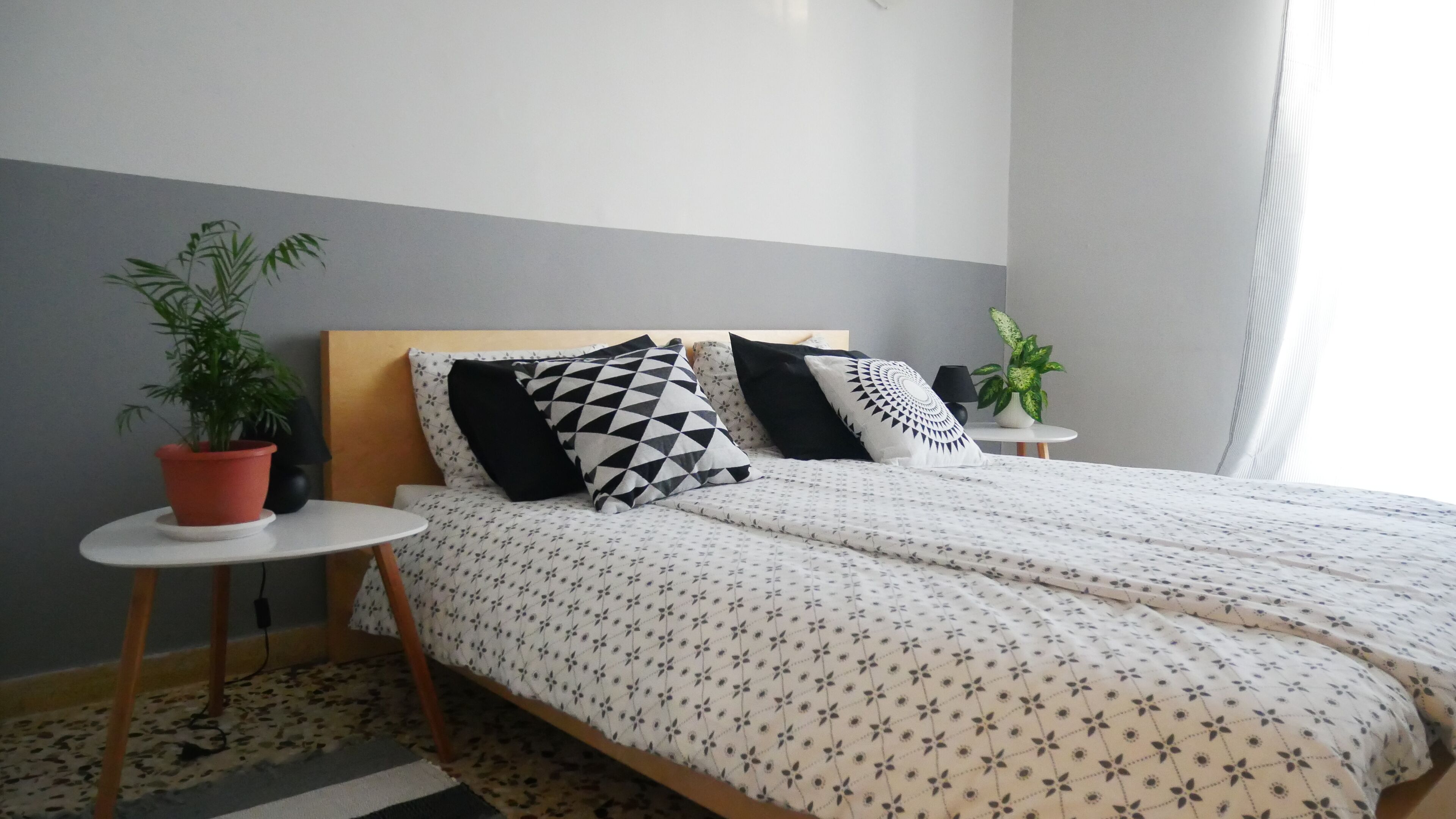 Ideal for groups and families sunny apartment under the Acropolis