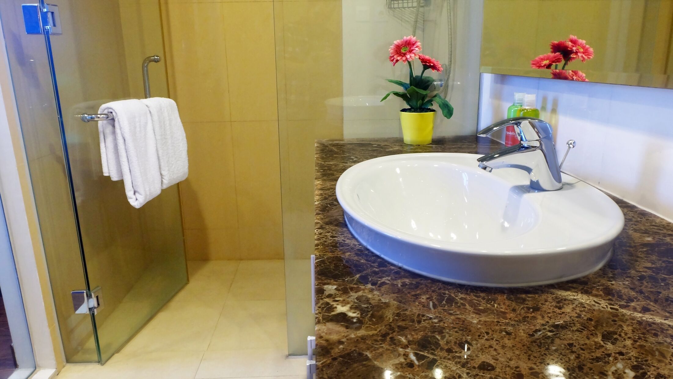 1BR Kemang Mansion Premium Apartment By Travelio - Jakarta