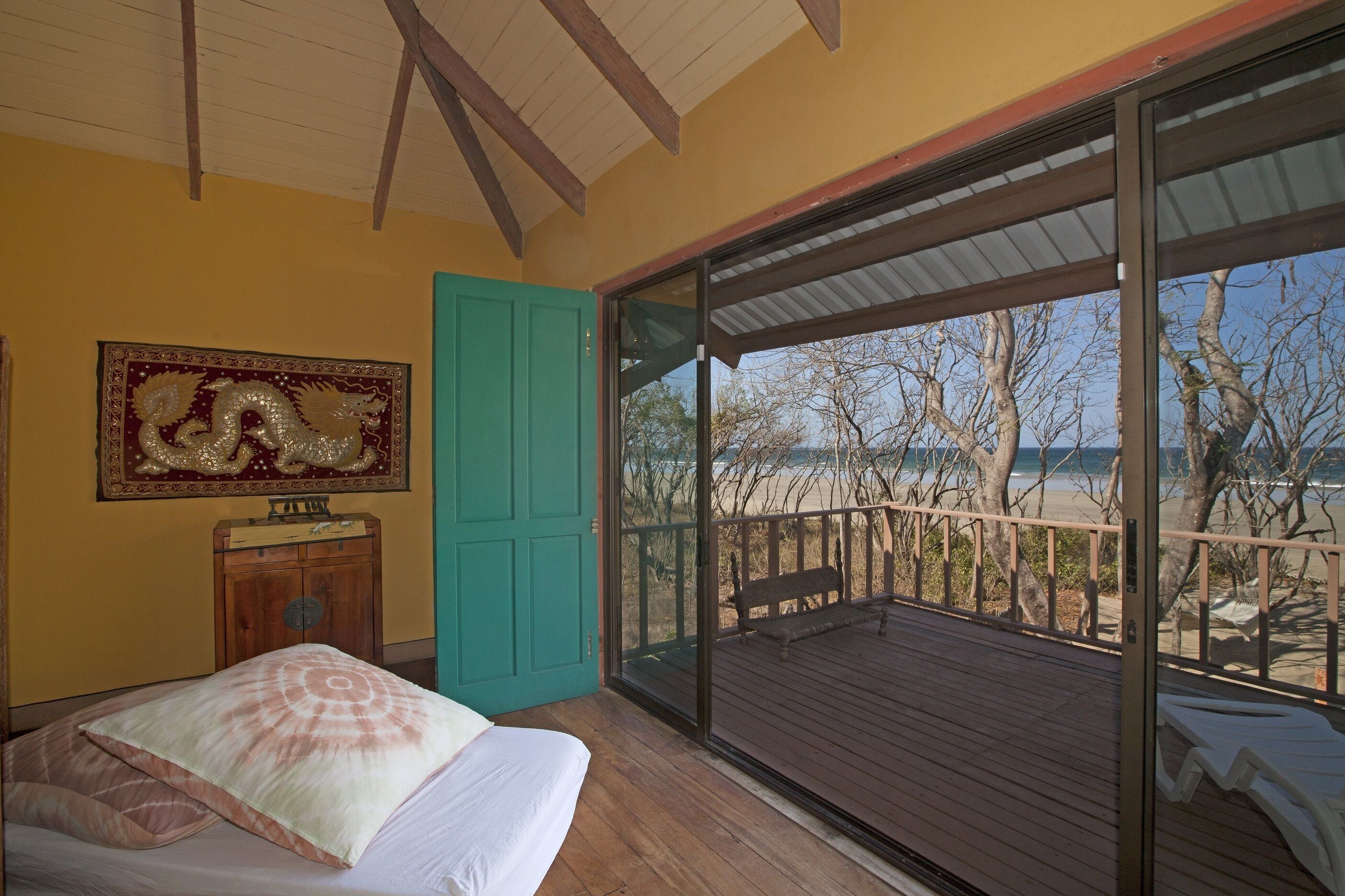 4 bedrooms, WiFi, bed sheets