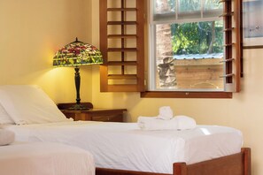 1 bedroom, iron/ironing board, WiFi - Cozy Two Twin Bed Suite (Orchid Bay)