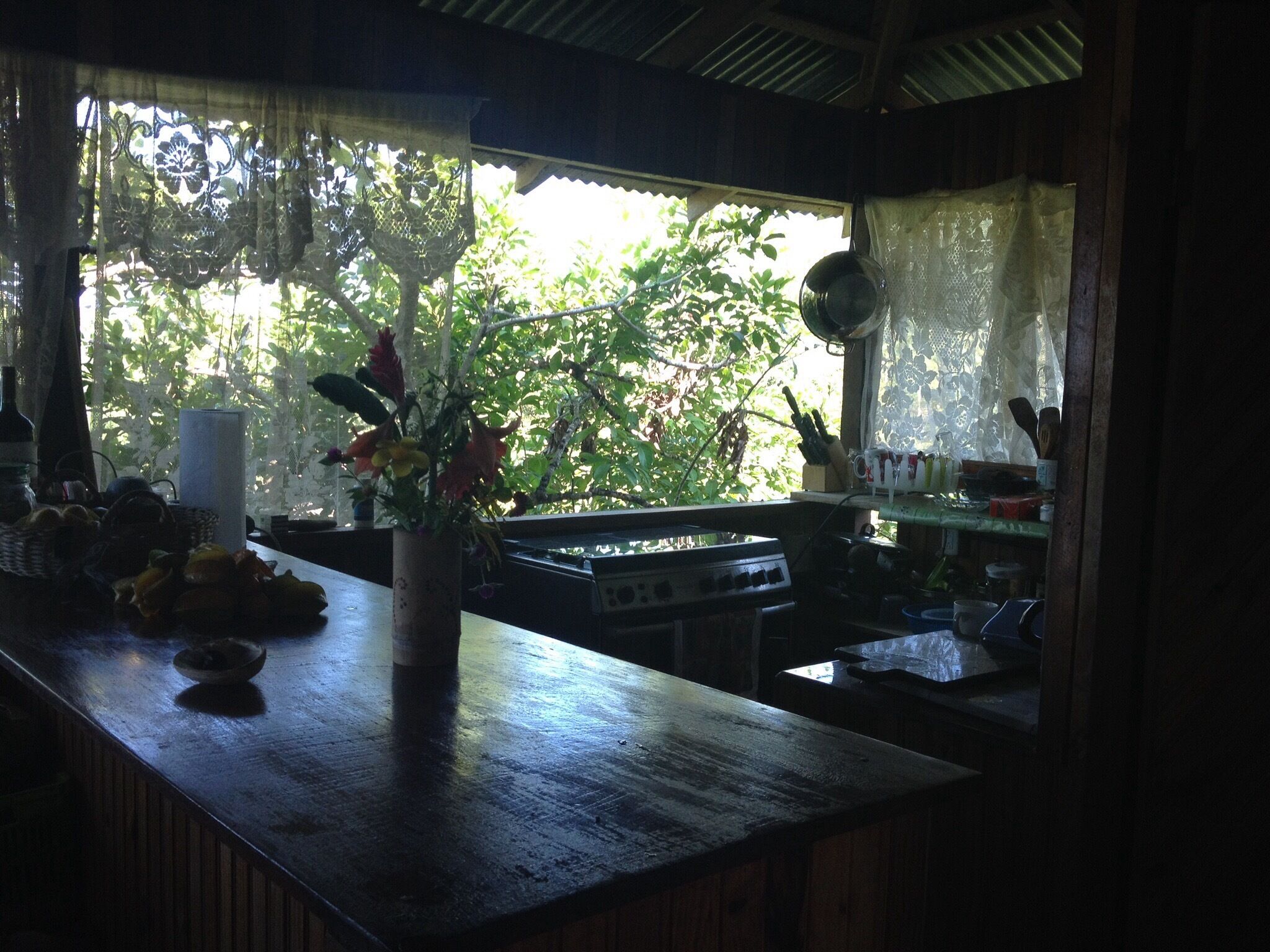 Nice ocean view Wooden  house, walking distance to Envision Festival 20174 ppl