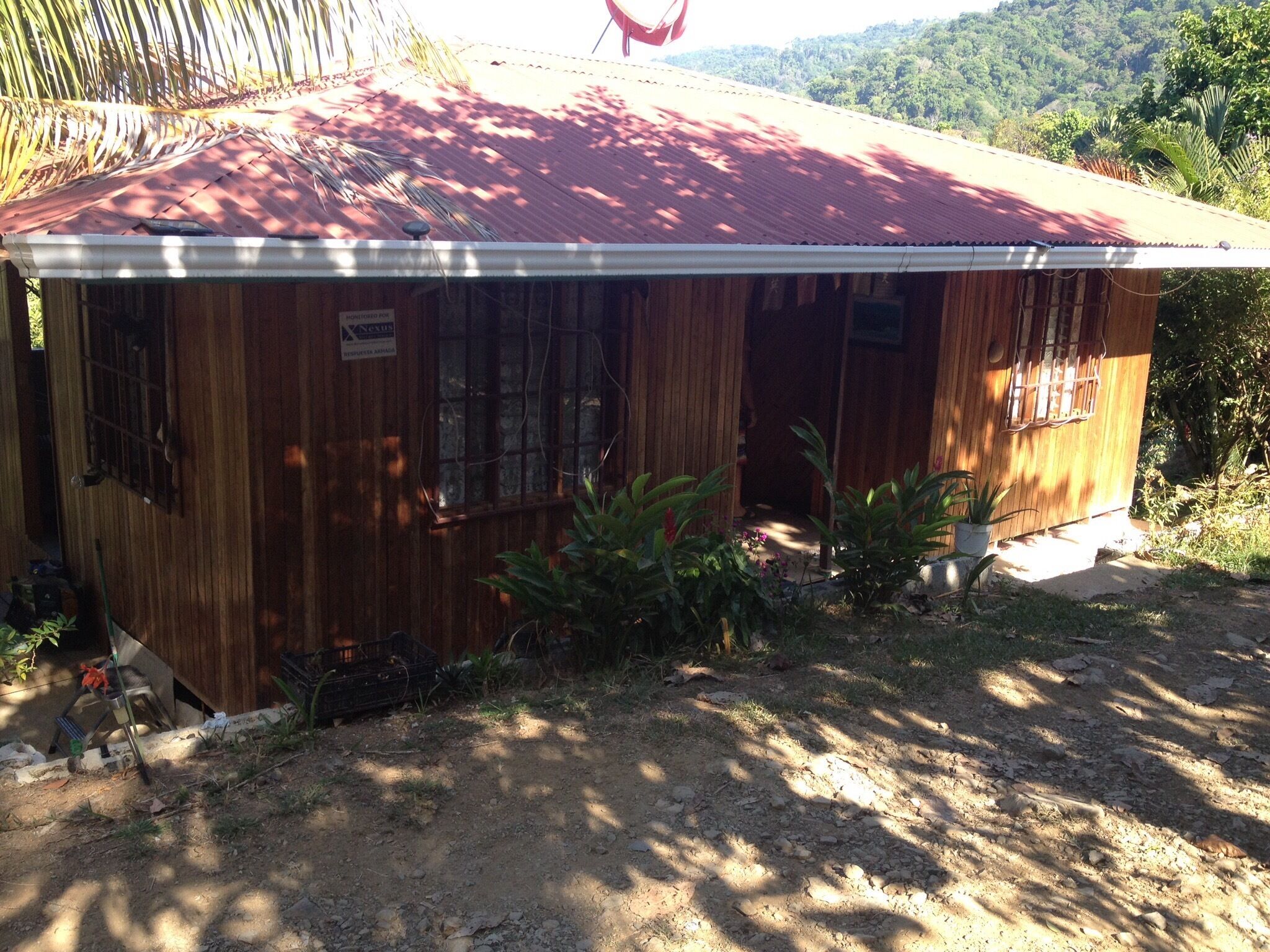 Nice ocean view Wooden  house, walking distance to Envision Festival 20174 ppl