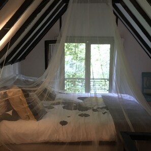 1 dormitorio, tabla de planchar con plancha, wifi gratis y ropa de cama