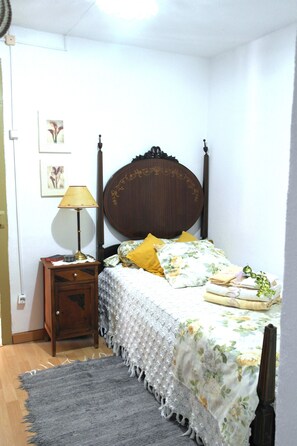 3 quartos, ferros/tábuas de passar roupa, Wi-Fi, roupa de cama