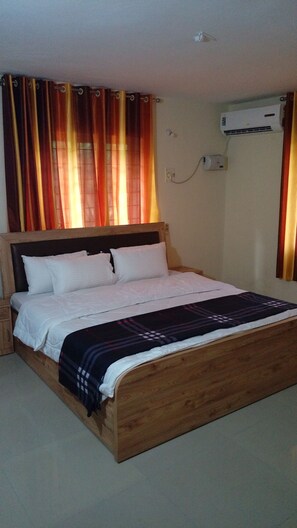 2 bedrooms, bed sheets