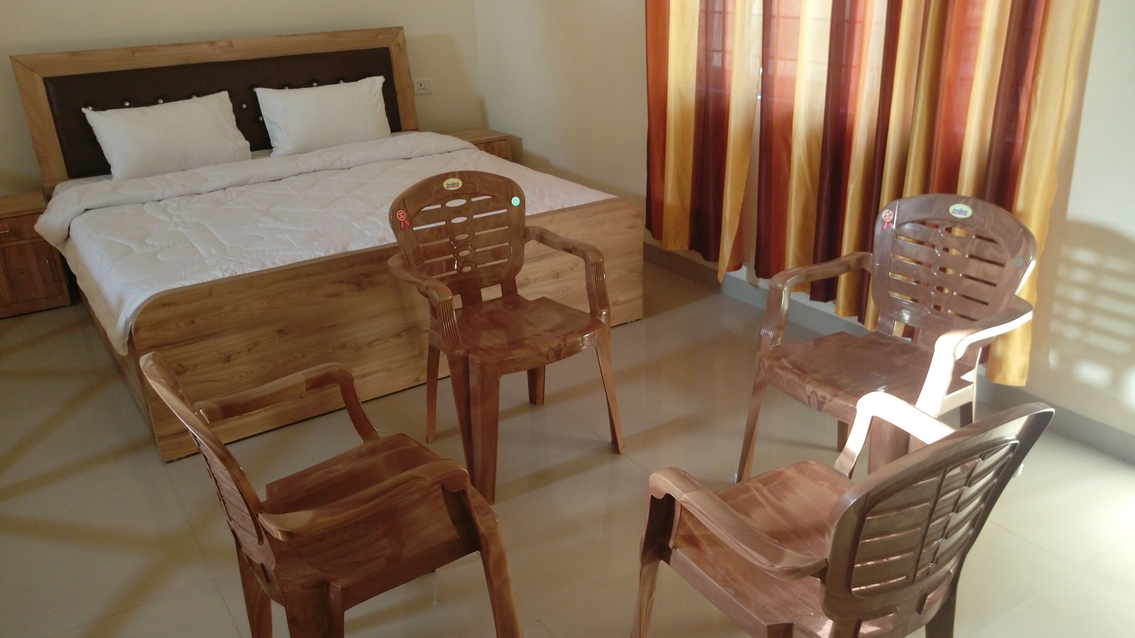 Spacious, close to nature, peace and tranquility yet close to the city of Bhopal