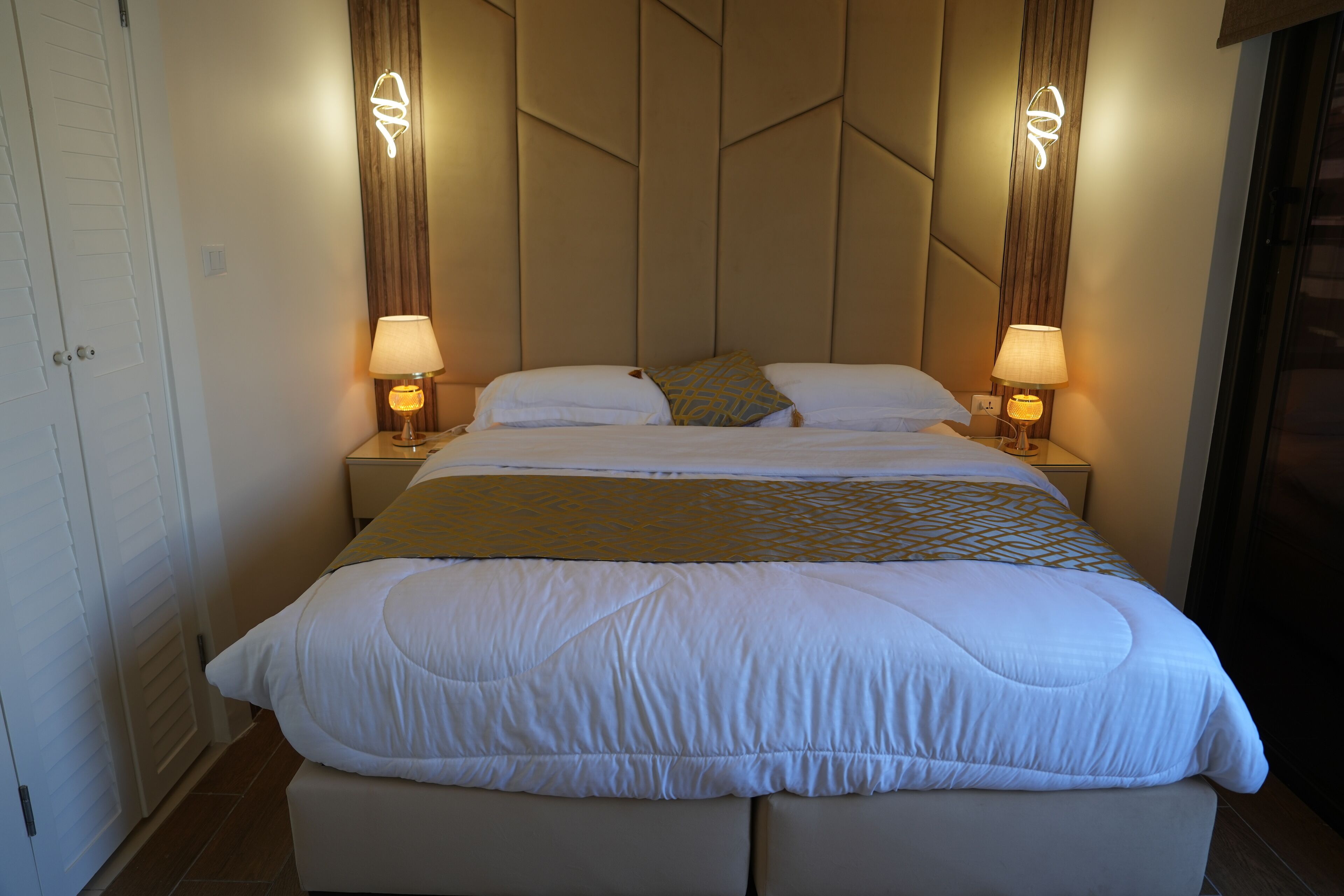 2 bedrooms, iron/ironing board, travel crib, free WiFi