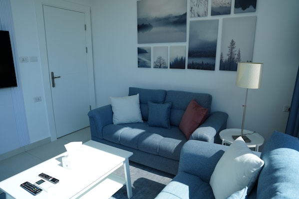 Smart TV, oficina y impresora 