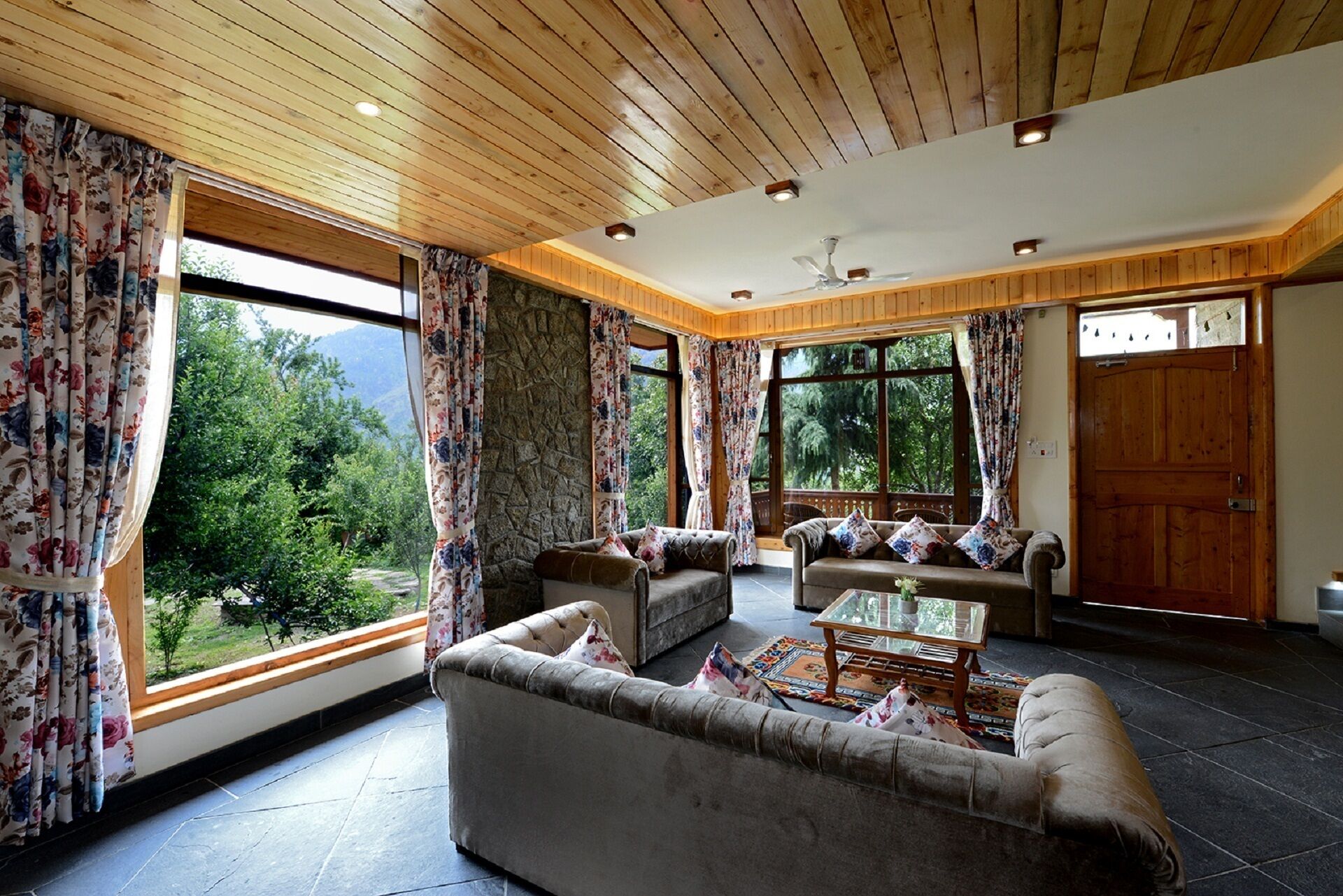 3BHK Luxury Cottage in Treetops Cottage,Manali