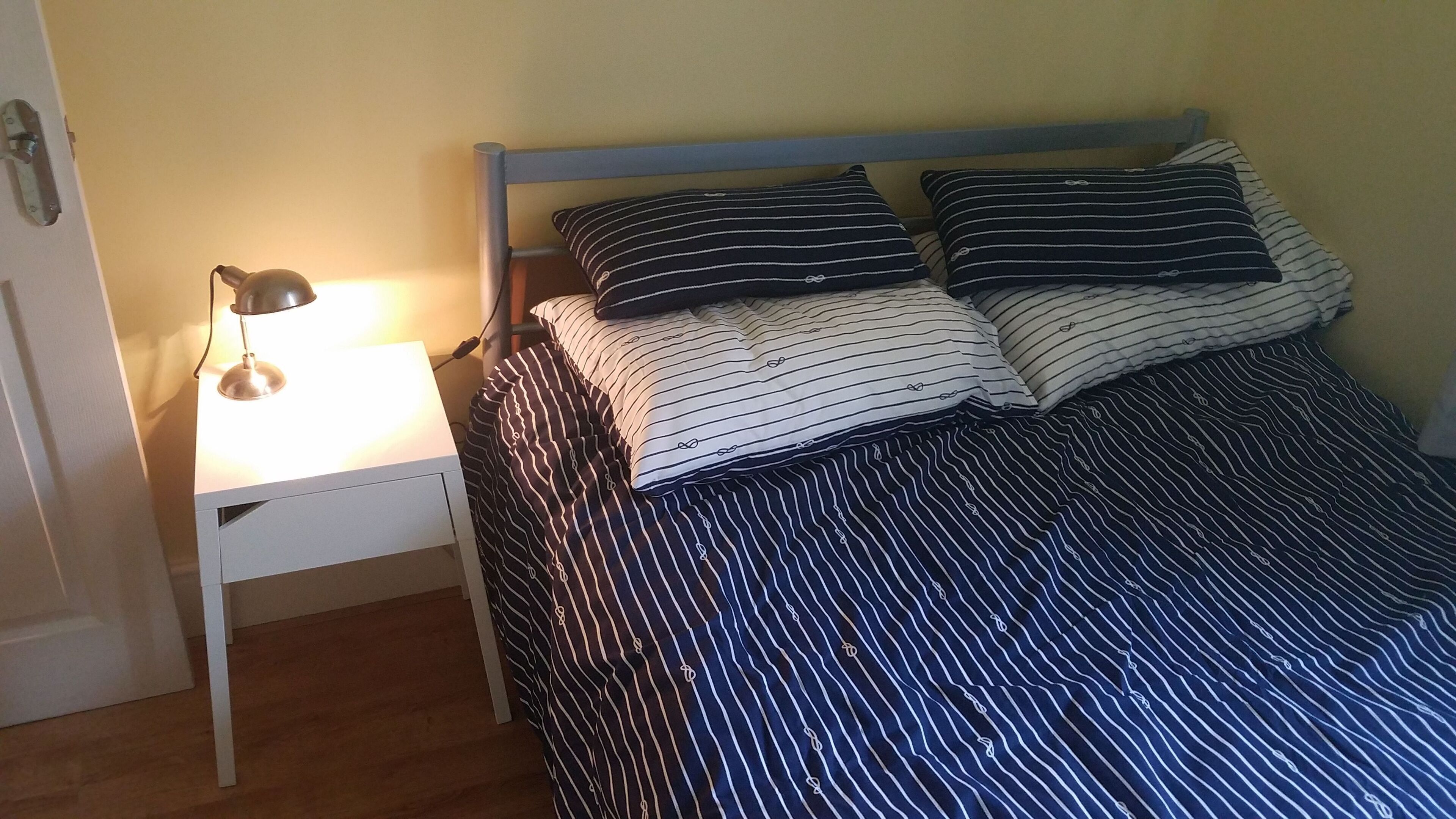 Bright, modern, stylish apt. Zone 2: close to trendy Golborne & Portobello Rd.