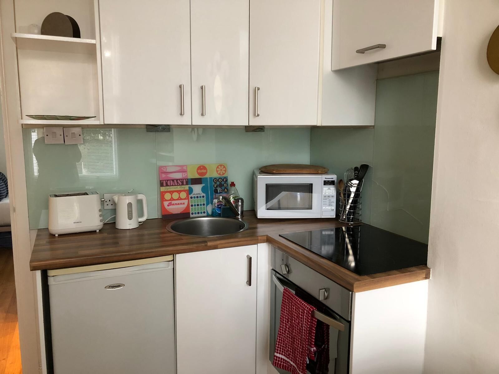 Bright, modern, stylish apt. Zone 2: close to trendy Golborne & Portobello Rd.