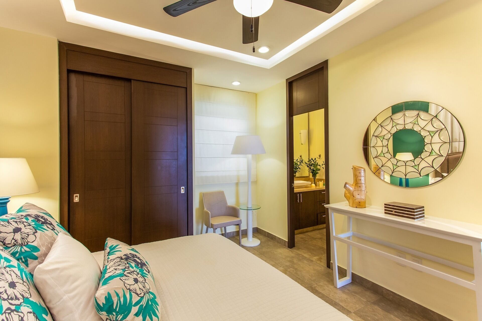 2 Bed 2 Bath Luxury Jacuzzi Suite · S404