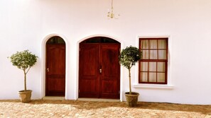 Exterior detail - Executive Long-Stay Aparment Suites (Pretoria)