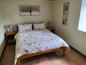 2 soverom, strykejern/-brett, reiseseng for barn og wi-fi (inkludert)