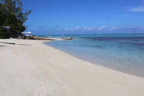 Nära stranden och strandhanddukar