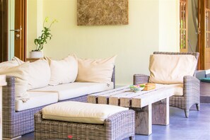 Interior - Seminyak Mixed Modern and Traditional Villa with Turquoise Pool (Badung)