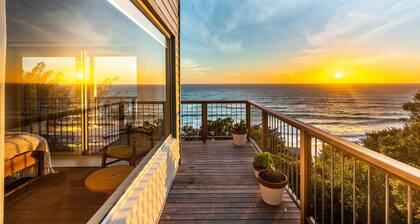 Cliffhanger Misty Cliffs: 3 makuuhuonetta, 2. 5 kylpy Beachfront Luxury Beach Bungalo