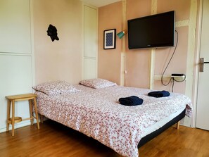 1 Schlafzimmer, Bügeleisen/Bügelbrett, Reisekinderbett, kostenloses WLAN