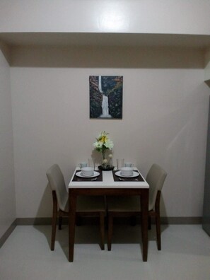 Dining - An Uptown Residence BGC (Taguig)