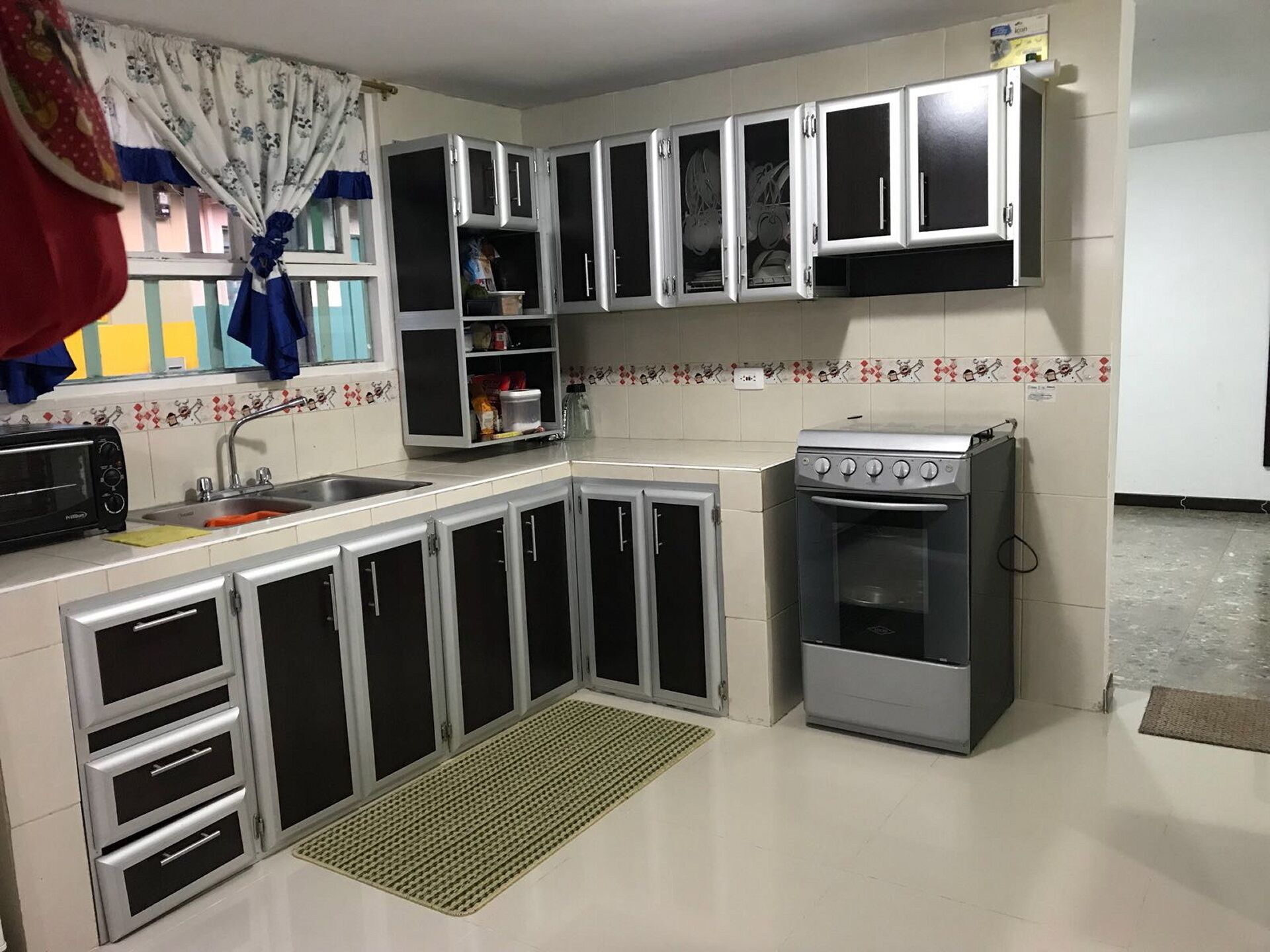 THE WHITE CONER HOUSE