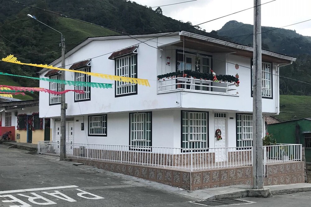 THE WHITE CONER HOUSE