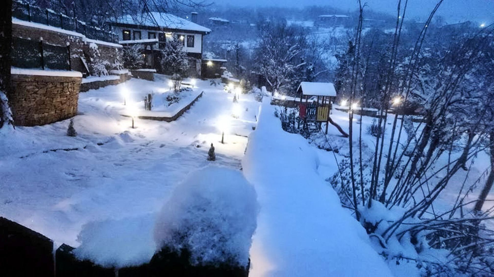 المنطقة المحيطة بالمنشأة