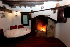 4 soverom, strykejern/-brett, internettilgang og sengetøy