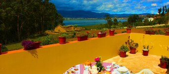 Apartment at "Casa de Luis" with lake & mountains view near Otavalo