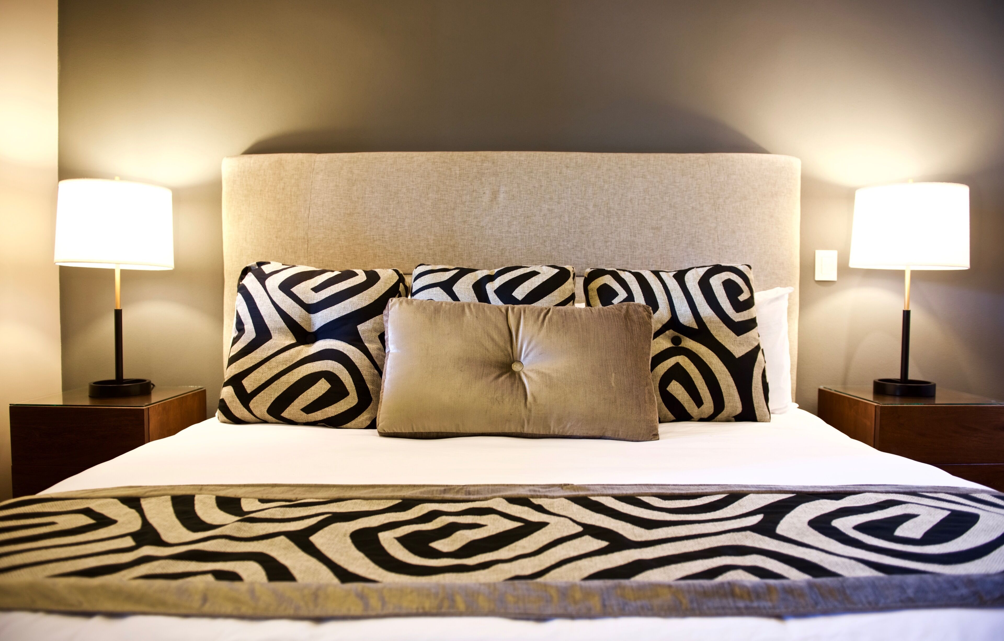 1 bed 1 bath Mountain View Suite · R507