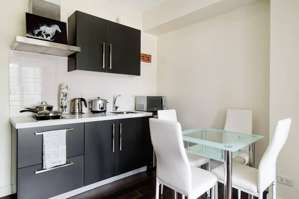 A Pleasant Acqua Home with a View