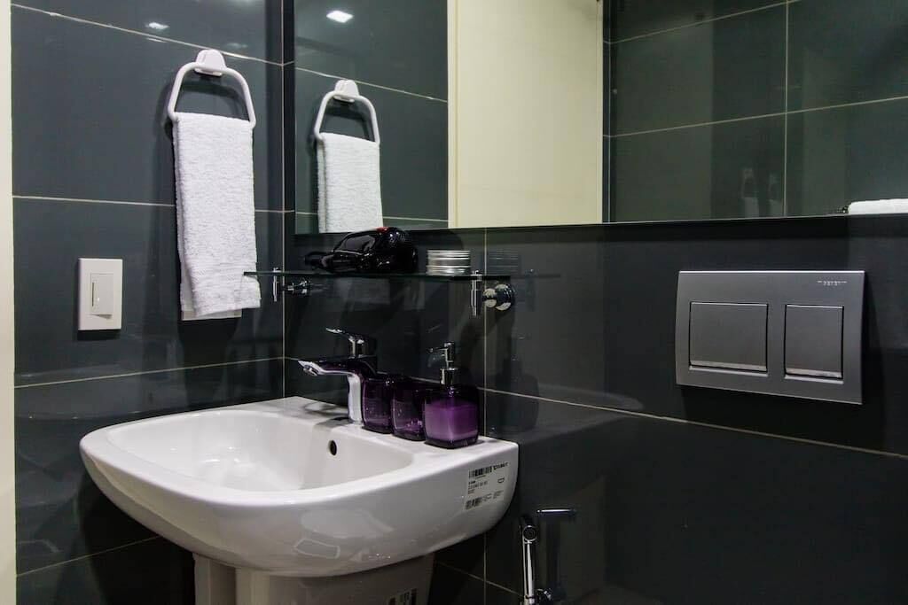 A Pleasant Acqua Home with a View